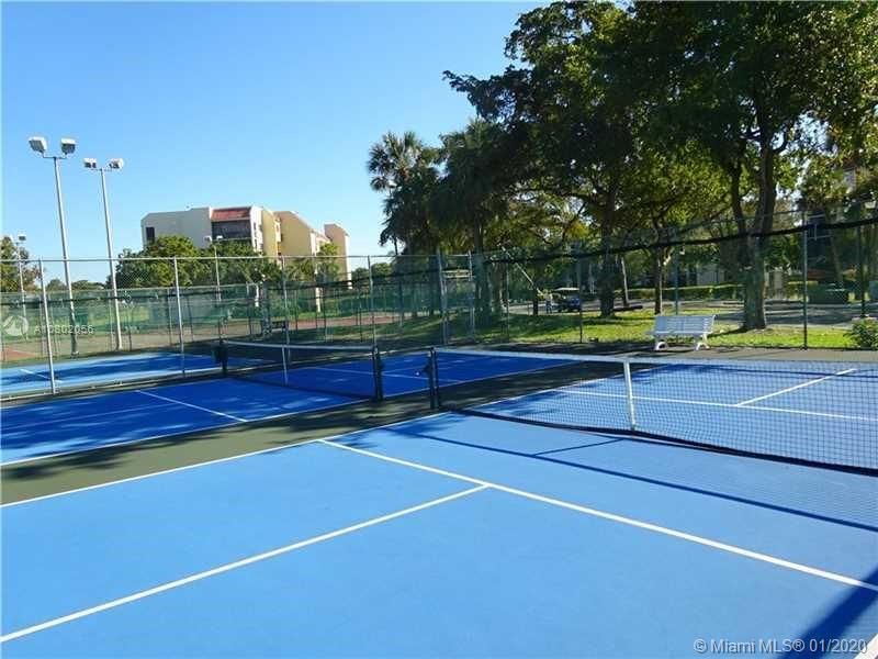 Recientemente alquilado: $1,200 (2 camas, 2 baños, 1296 Pies cuadrados)