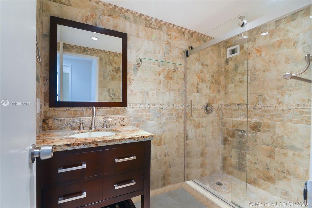 Vendido Recientemente: $300,000 (1 camas, 1 baños, 1019 Pies cuadrados)