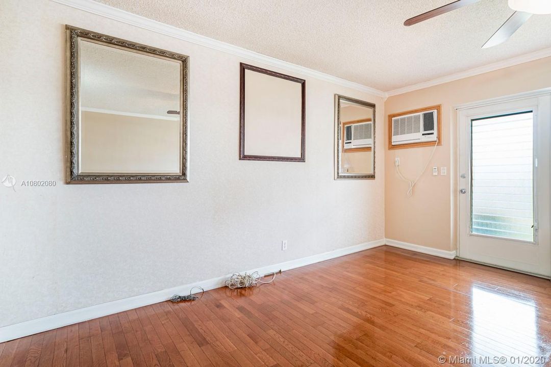 Recently Sold: $130,000 (1 beds, 1 baths, 530 Square Feet)