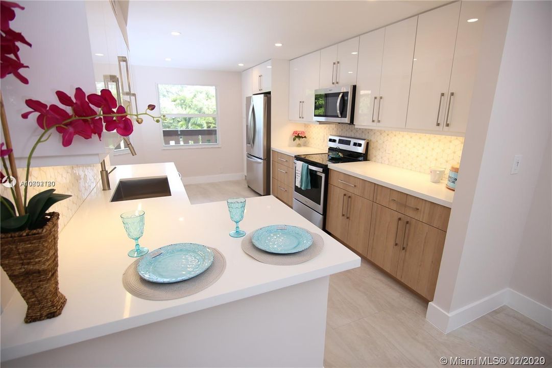 Vendido Recientemente: $219,900 (2 camas, 2 baños, 1225 Pies cuadrados)