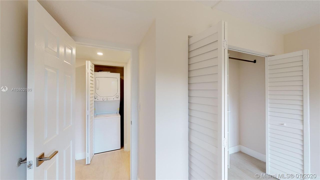 Vendido Recientemente: $219,900 (2 camas, 2 baños, 1225 Pies cuadrados)