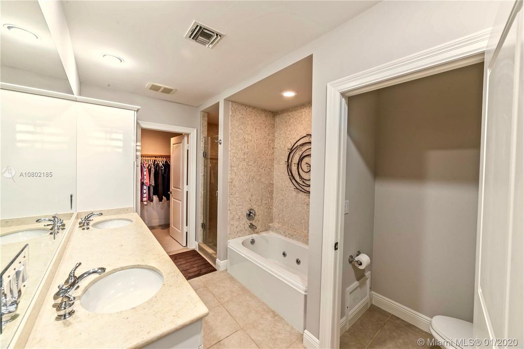MASTER ENSUITE