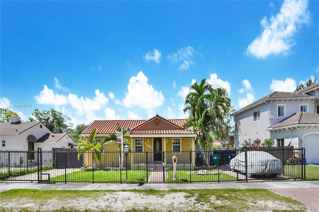 Recently Sold: $530,000 (3 beds, 2 baths, 2228 Square Feet)