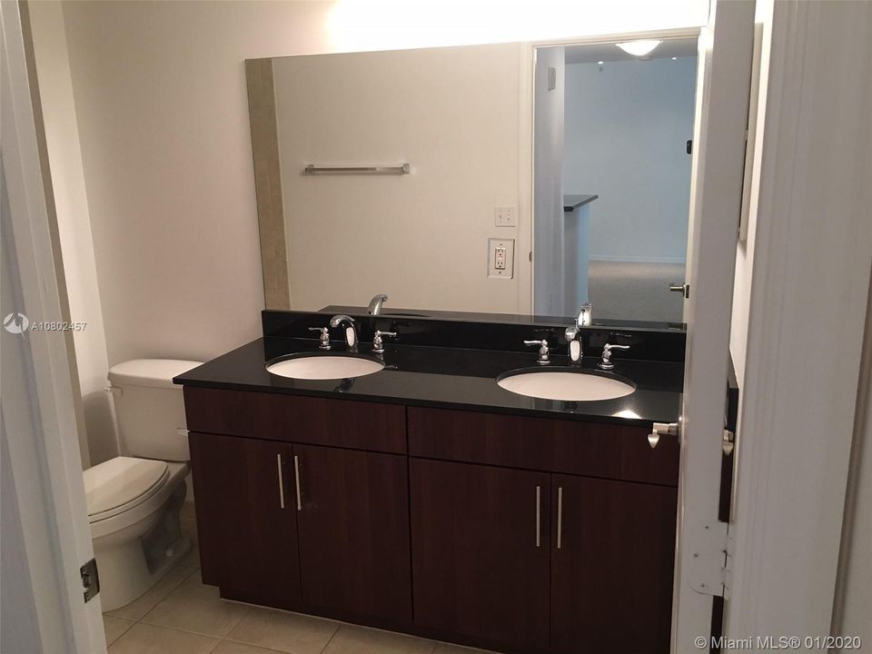 最近租的: $1,400 (1 贝兹, 1 浴室, 685 平方英尺)