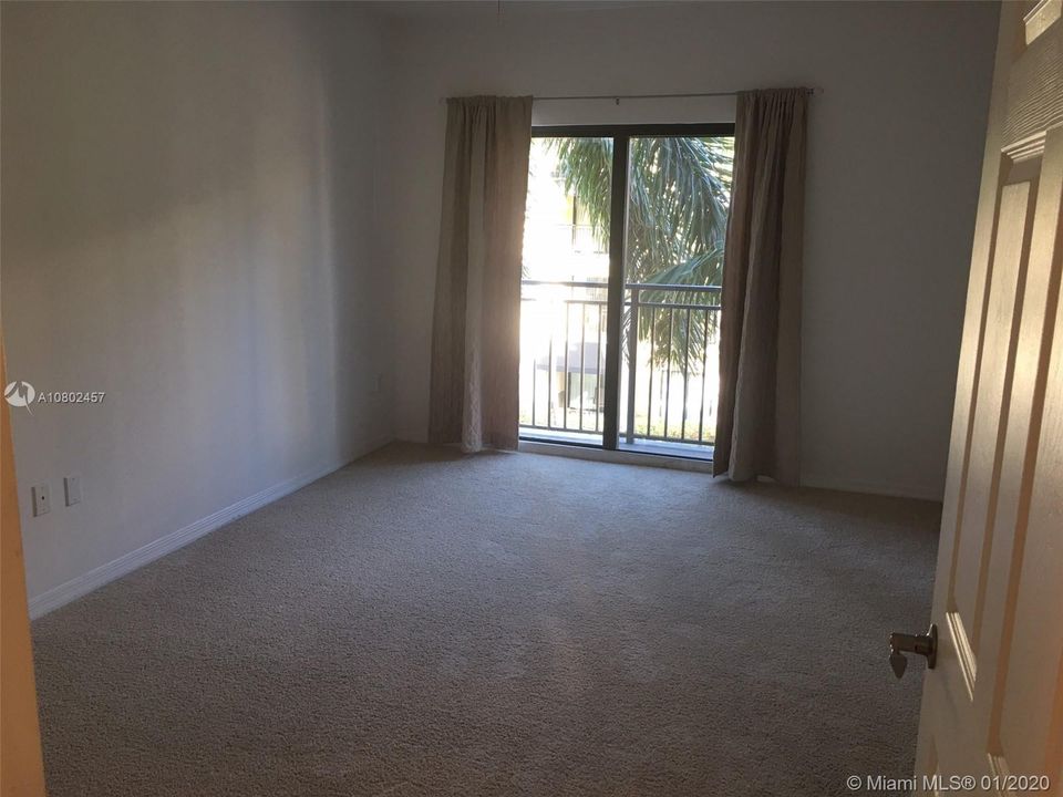 最近租的: $1,400 (1 贝兹, 1 浴室, 685 平方英尺)