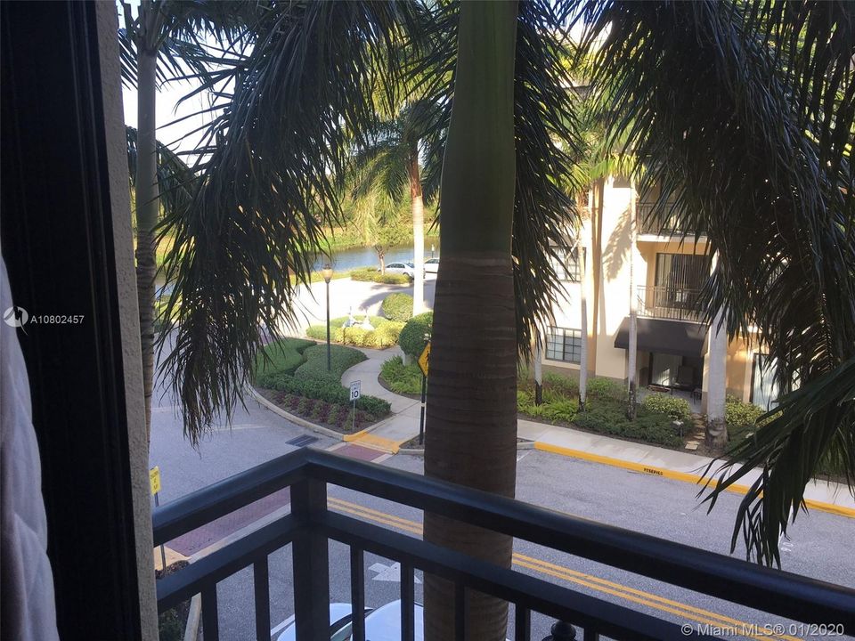 最近租的: $1,400 (1 贝兹, 1 浴室, 685 平方英尺)