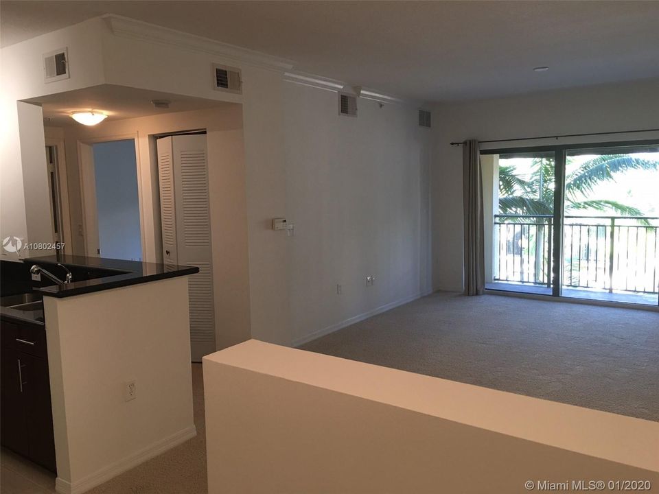 最近租的: $1,400 (1 贝兹, 1 浴室, 685 平方英尺)