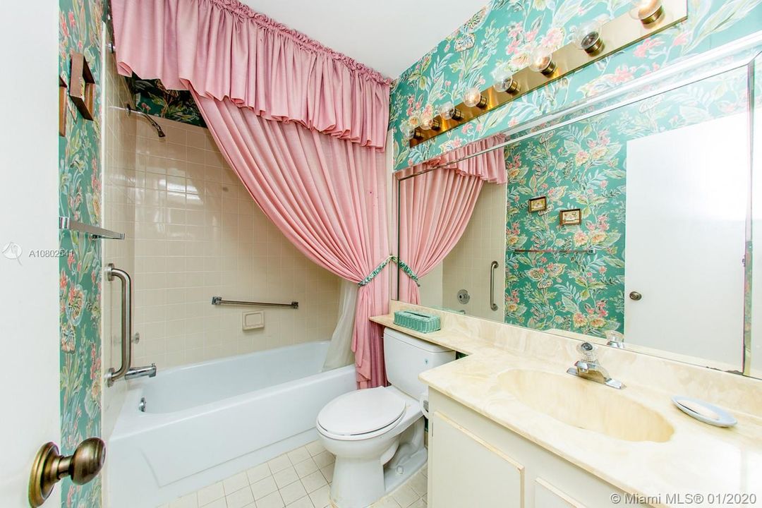 Recently Sold: $79,999 (2 beds, 2 baths, 1072 Square Feet)