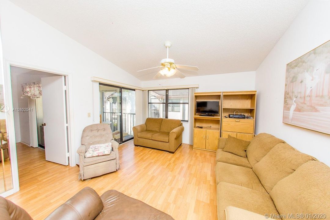 Recently Sold: $79,999 (2 beds, 2 baths, 1072 Square Feet)