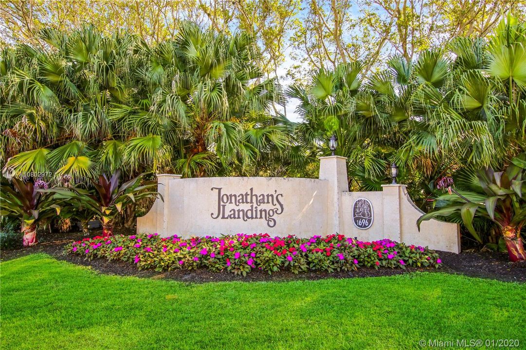 Jonathans Landing Golf Club is a premier private Club offering 4 levels of memberships - Club Membership is NOT required to live in JL. JL features 3 Championship Golf Courses, state- of- the- art Tennis and Fitness Center. 3 dining venues, Pro Shop, Spa and much more!  24/hr manned security guard at main entrance gates. Private Marina located in JL.