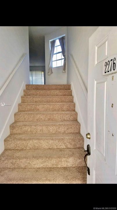 Recently Sold: $110,000 (1 beds, 1 baths, 830 Square Feet)