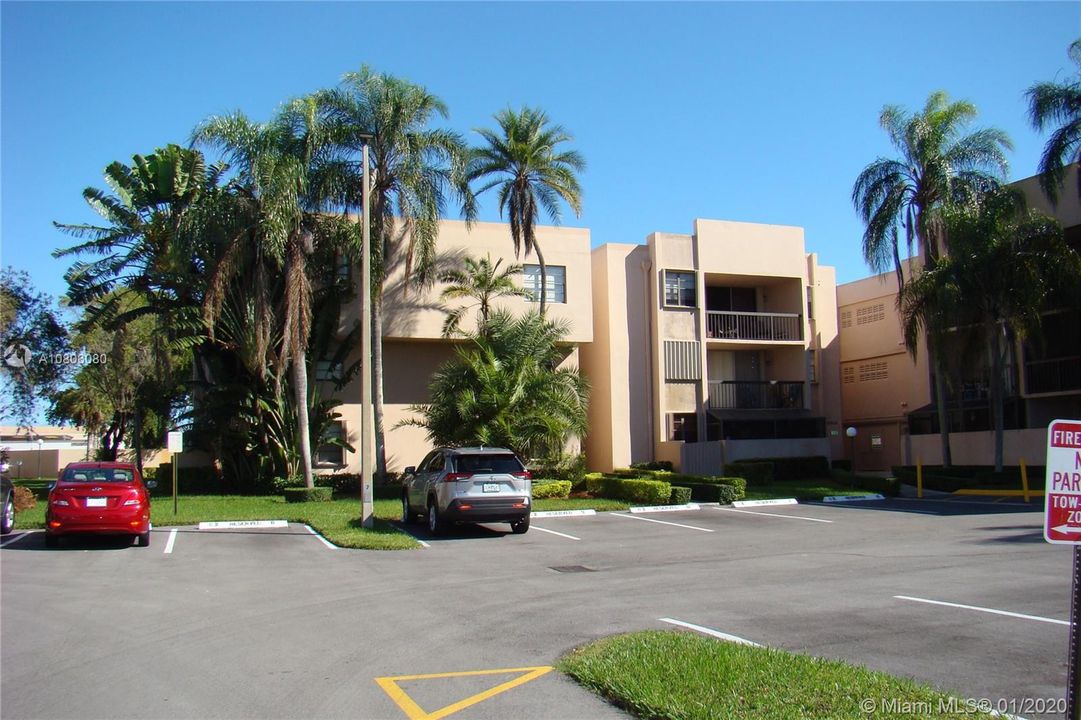 Recently Sold: $139,000 (1 beds, 1 baths, 727 Square Feet)