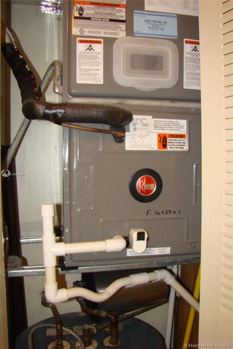 Recently Sold: $139,000 (1 beds, 1 baths, 727 Square Feet)