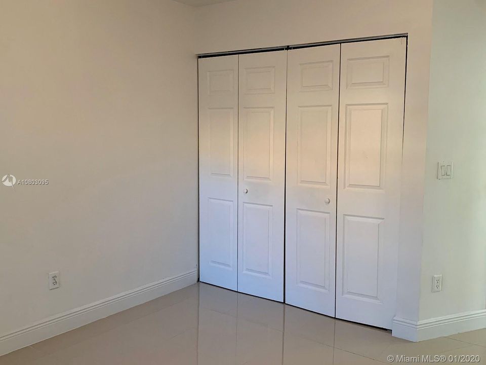 Recientemente alquilado: $2,000 (3 camas, 3 baños, 1382 Pies cuadrados)