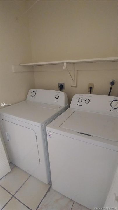 Recently Rented: $1,375 (2 beds, 2 baths, 1035 Square Feet)