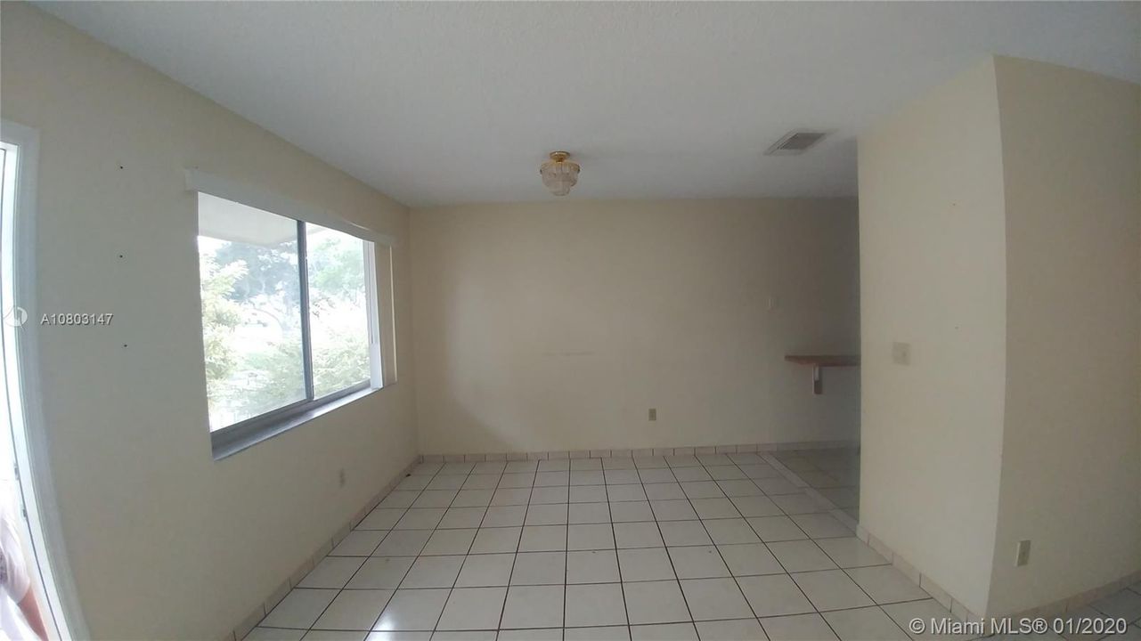 Recently Rented: $1,375 (2 beds, 2 baths, 1035 Square Feet)