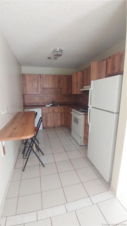 Recently Rented: $1,375 (2 beds, 2 baths, 1035 Square Feet)