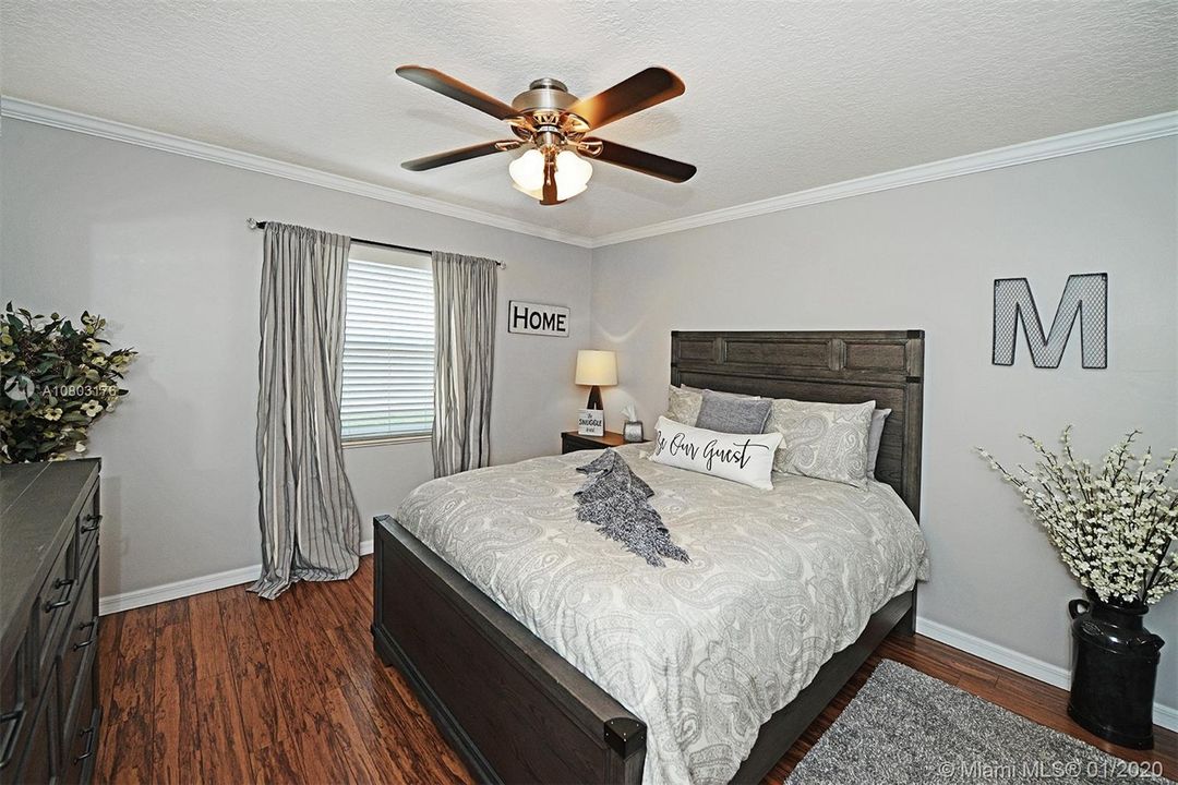 Recently Sold: $465,000 (4 beds, 2 baths, 2528 Square Feet)