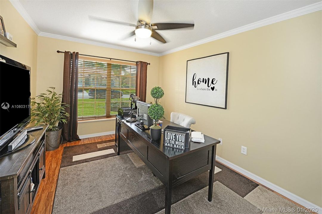 Recently Sold: $465,000 (4 beds, 2 baths, 2528 Square Feet)