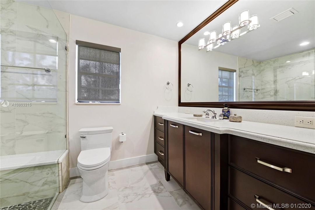 Recently Sold: $949,000 (5 beds, 4 baths, 4552 Square Feet)