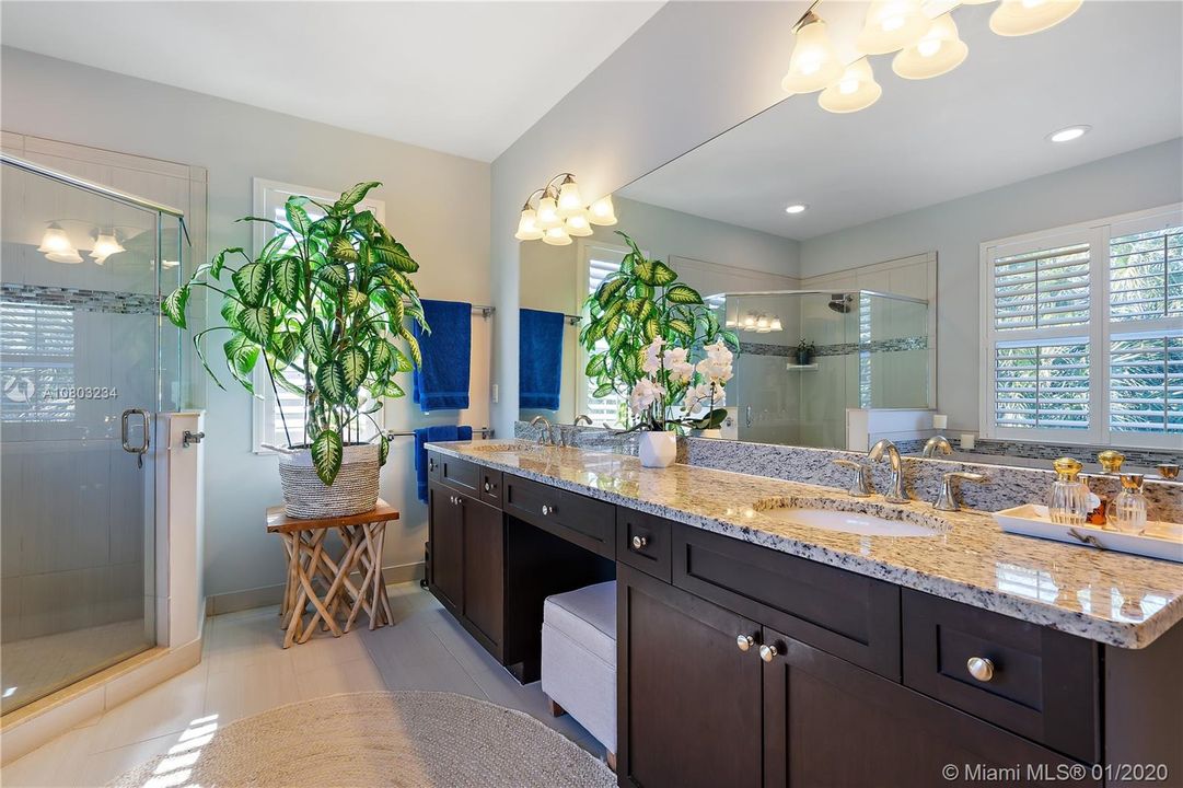 2nd floor master bathroom