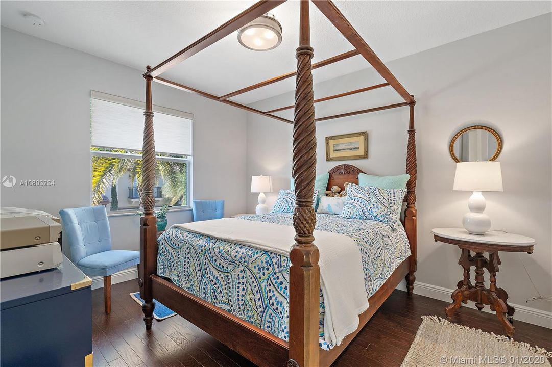 Guest bedroom