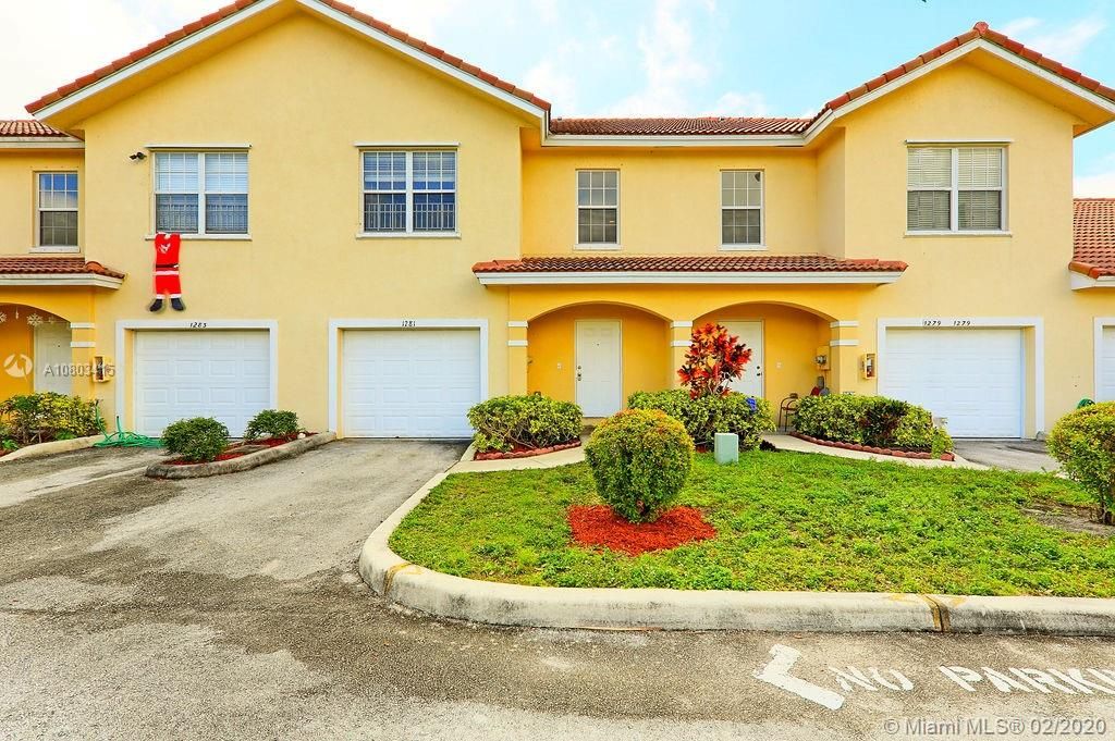 Front view of home