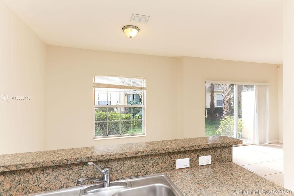 Kitchen and Snack Bar