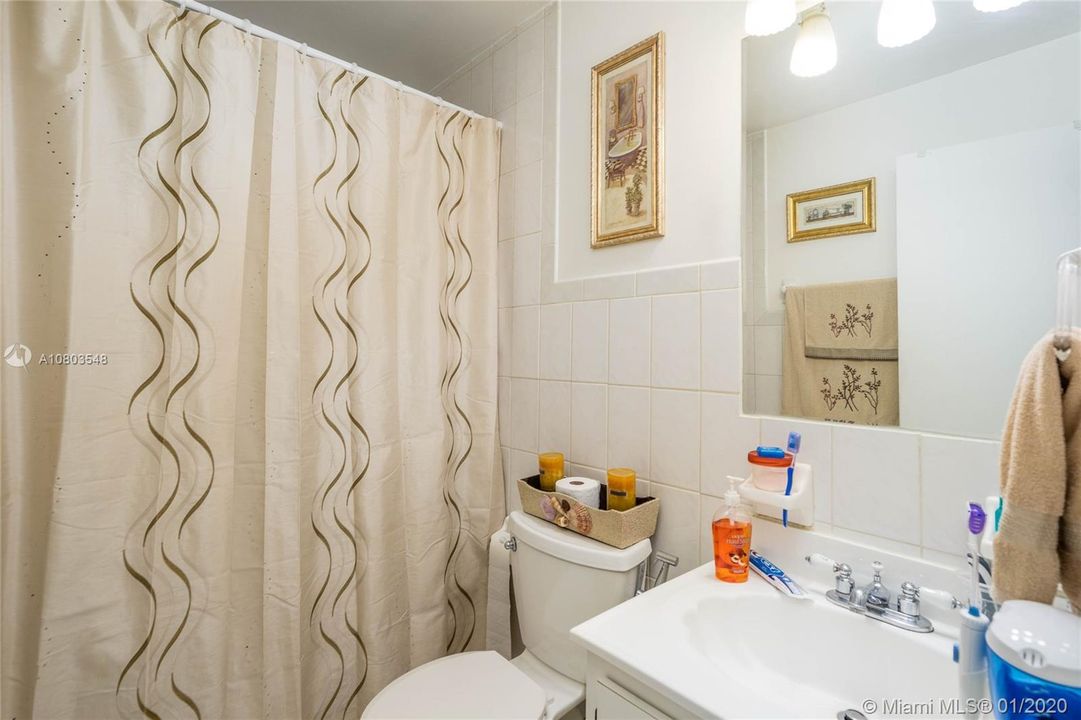Недавно продано: $225,000 (2 спален, 1 ванн, 964 Квадратных фут)