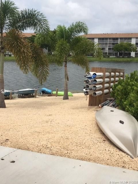 Recently Sold: $95,000 (1 beds, 1 baths, 1056 Square Feet)