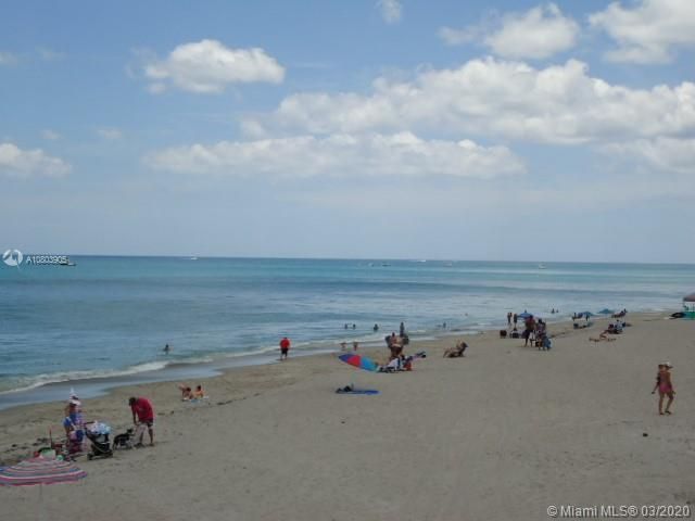 Public beaches near by in Jupiter.