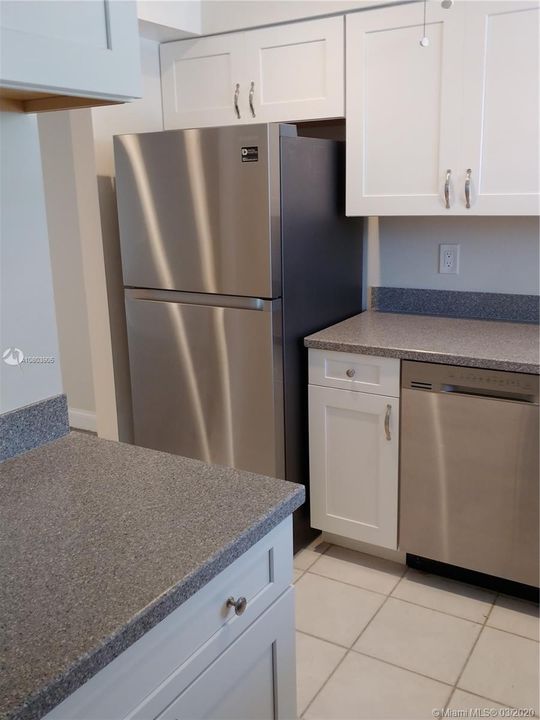 Bright and cheery brand New Kitchen