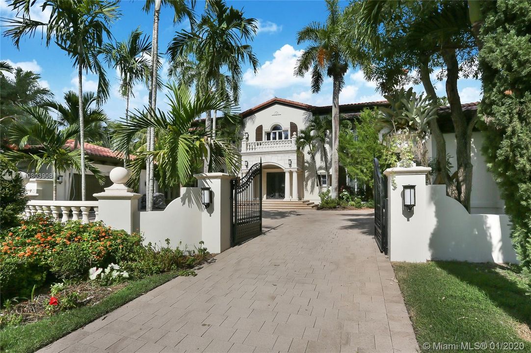 Recently Sold: $1,999,000 (6 beds, 6 baths, 7295 Square Feet)