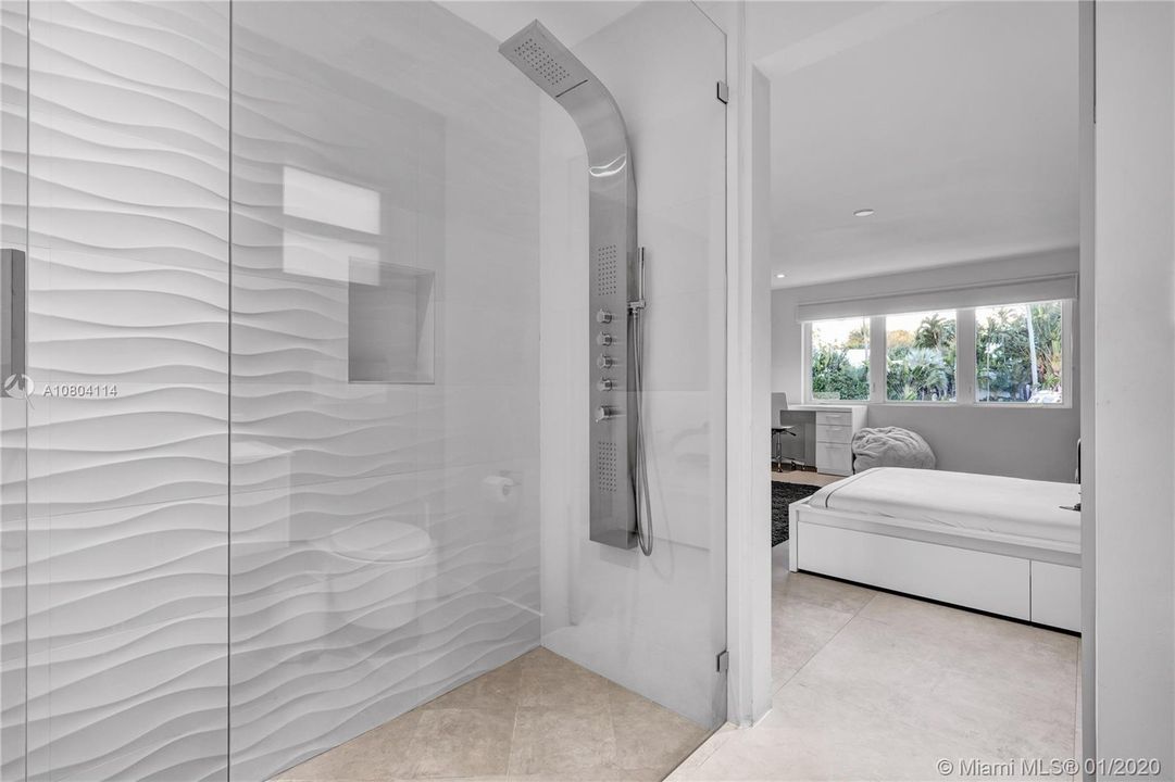Недавно арендовано: $17,900 (4 спален, 4 ванн, 3161 Квадратных фут)