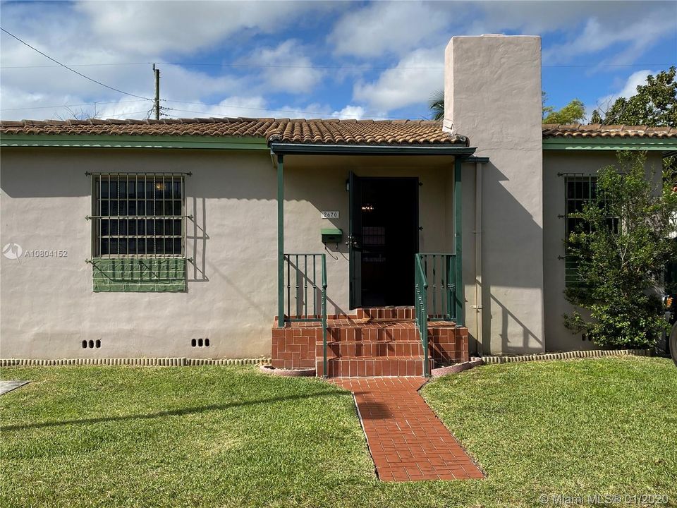 Recently Sold: $350,000 (2 beds, 1 baths, 1038 Square Feet)