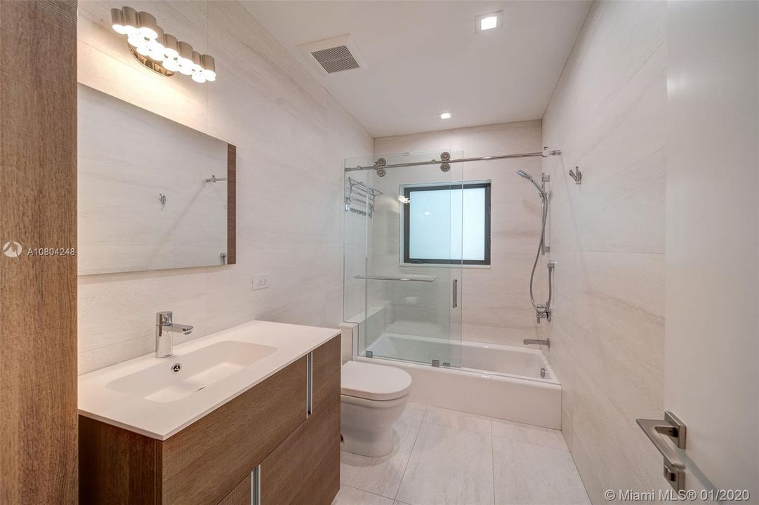 Недавно арендовано: $11,000 (5 спален, 4 ванн, 3464 Квадратных фут)