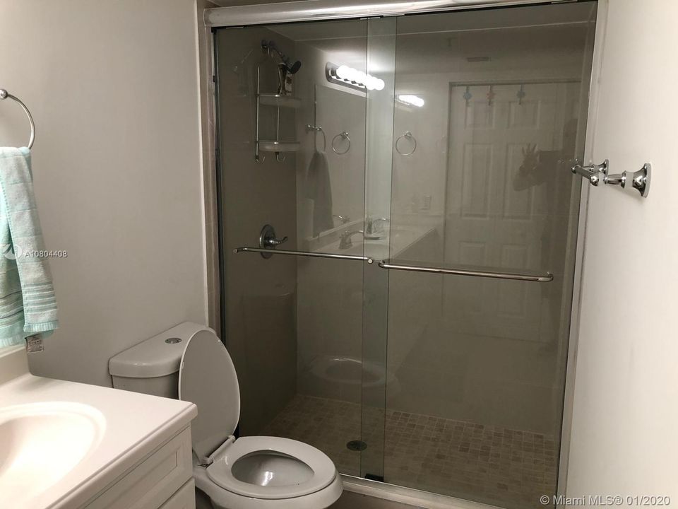 Недавно арендовано: $2,000 (2 спален, 1 ванн, 818 Квадратных фут)
