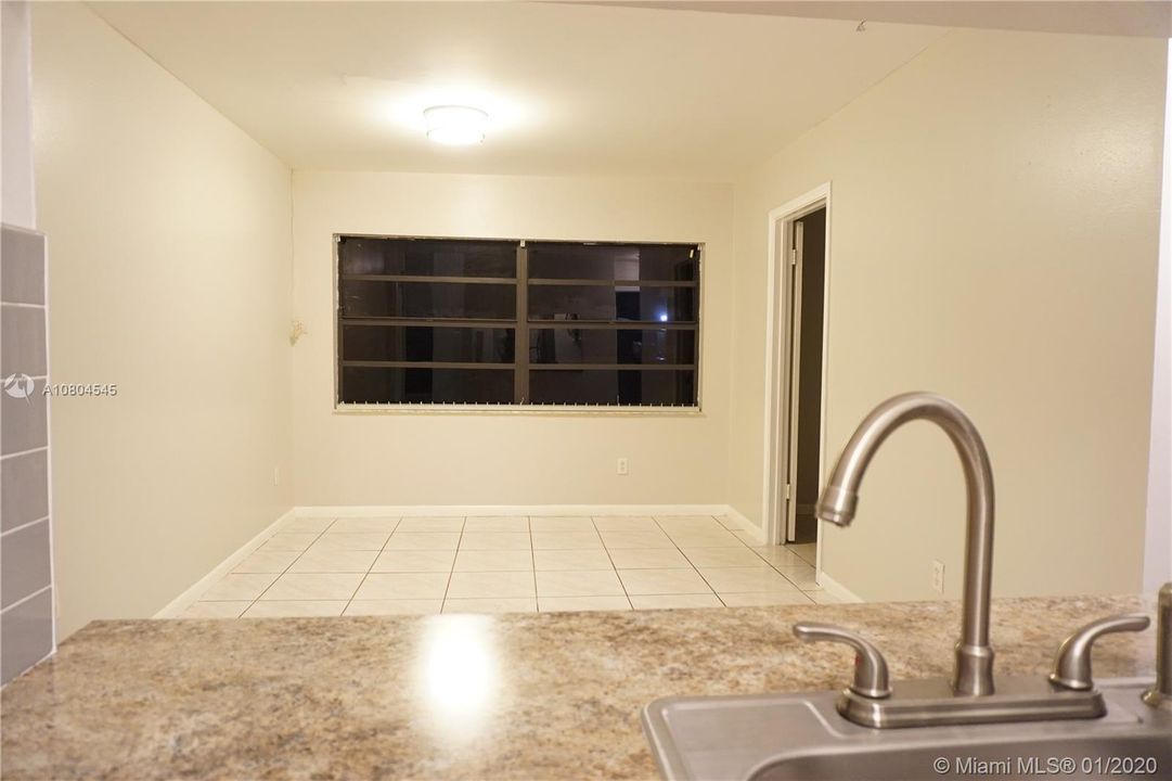 Vendido Recientemente: $220,000 (3 camas, 2 baños, 1215 Pies cuadrados)