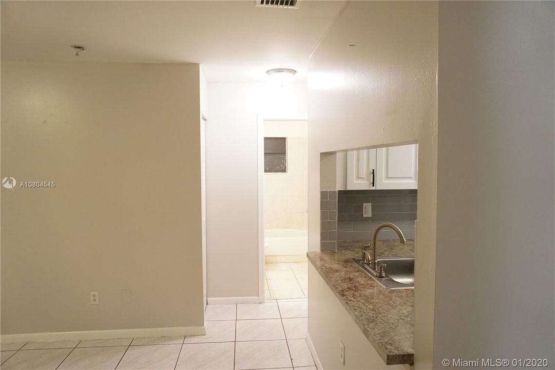 Vendido Recientemente: $220,000 (3 camas, 2 baños, 1215 Pies cuadrados)