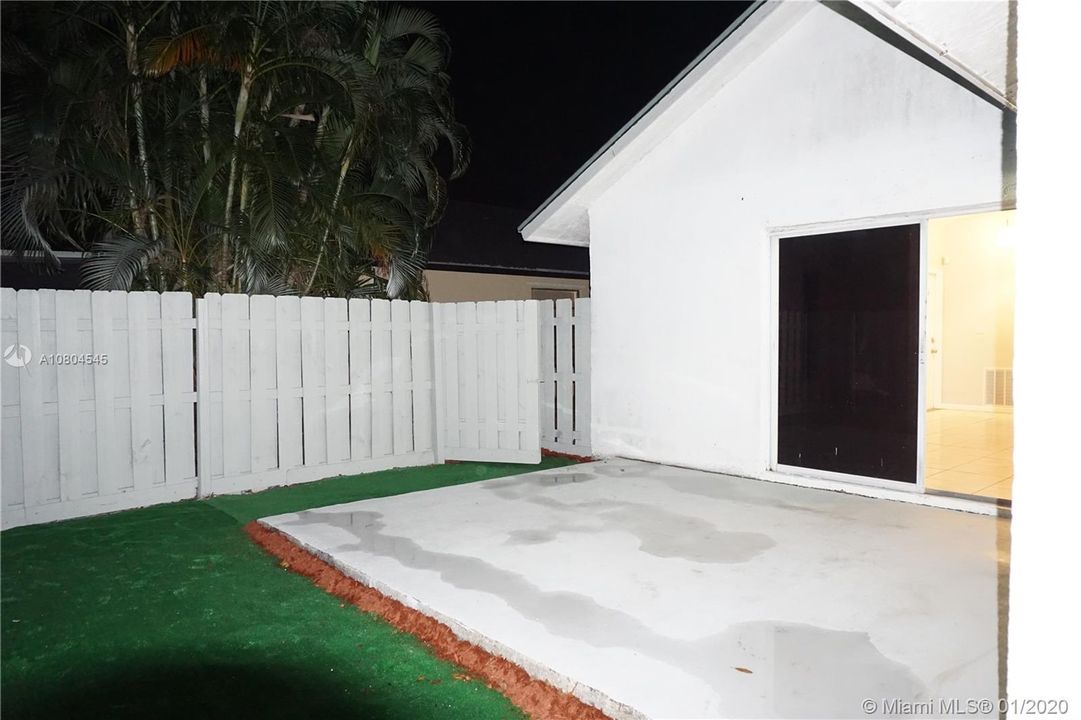 Vendido Recientemente: $220,000 (3 camas, 2 baños, 1215 Pies cuadrados)