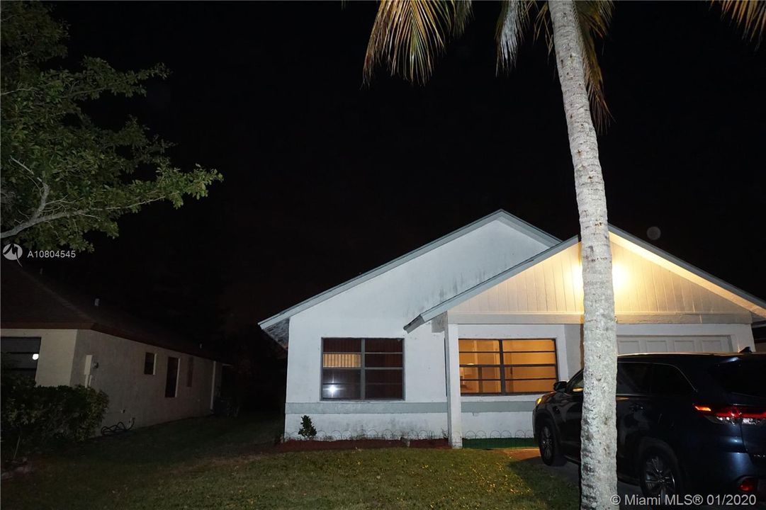 Vendido Recientemente: $220,000 (3 camas, 2 baños, 1215 Pies cuadrados)