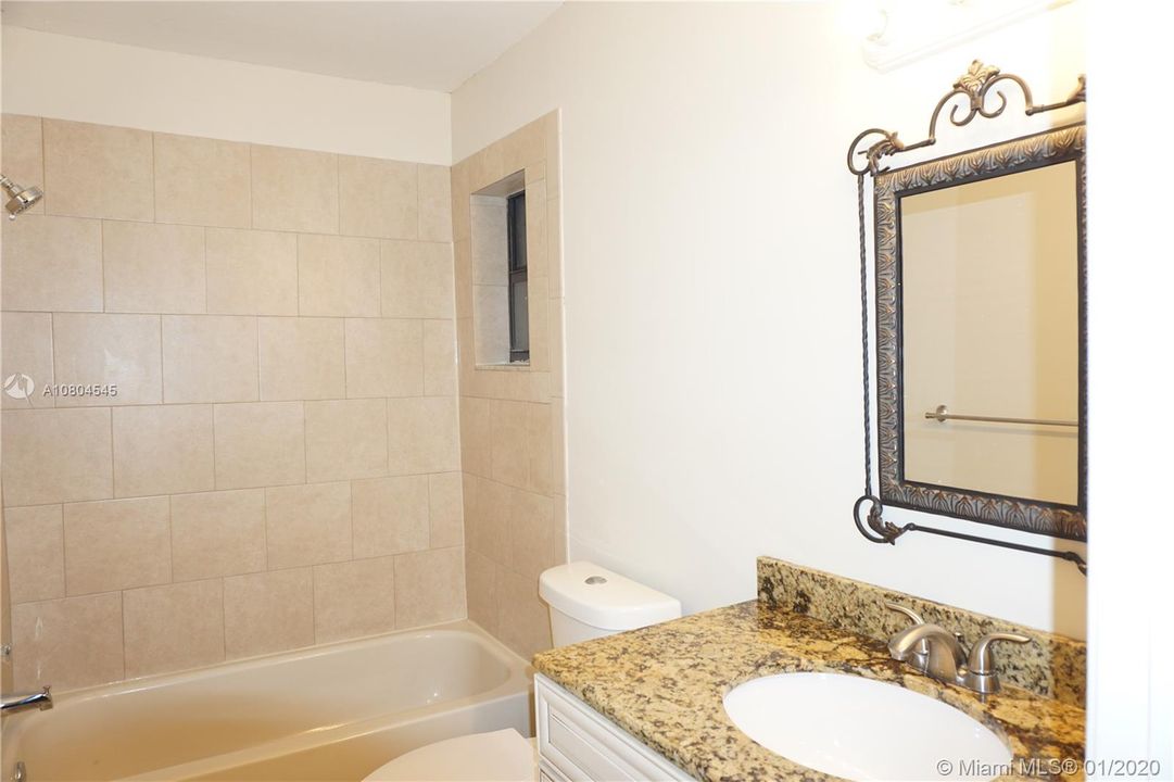 Vendido Recientemente: $220,000 (3 camas, 2 baños, 1215 Pies cuadrados)