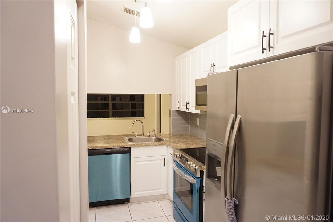 Vendido Recientemente: $220,000 (3 camas, 2 baños, 1215 Pies cuadrados)