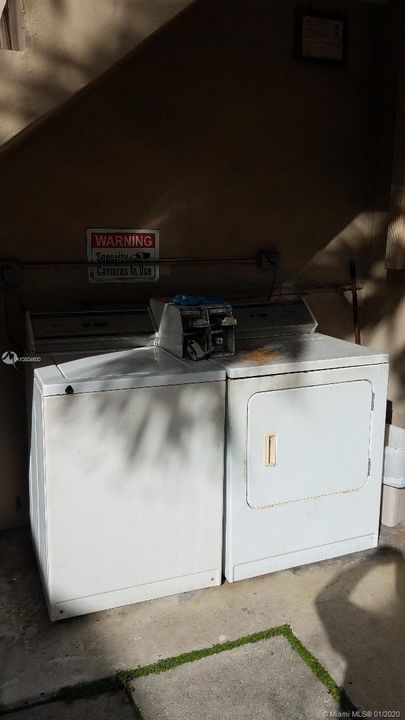 Vendido Recientemente: $1,049,000 (0 camas, 0 baños, 4100 Pies cuadrados)