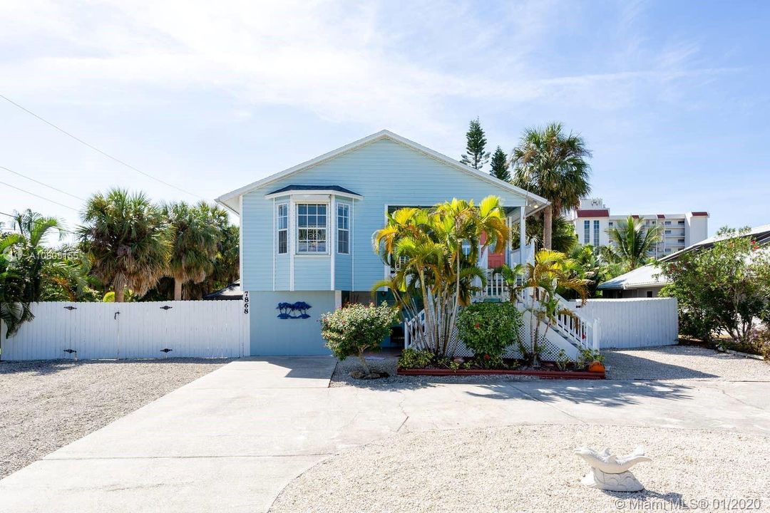 Recently Sold: $489,900 (2 beds, 2 baths, 1422 Square Feet)