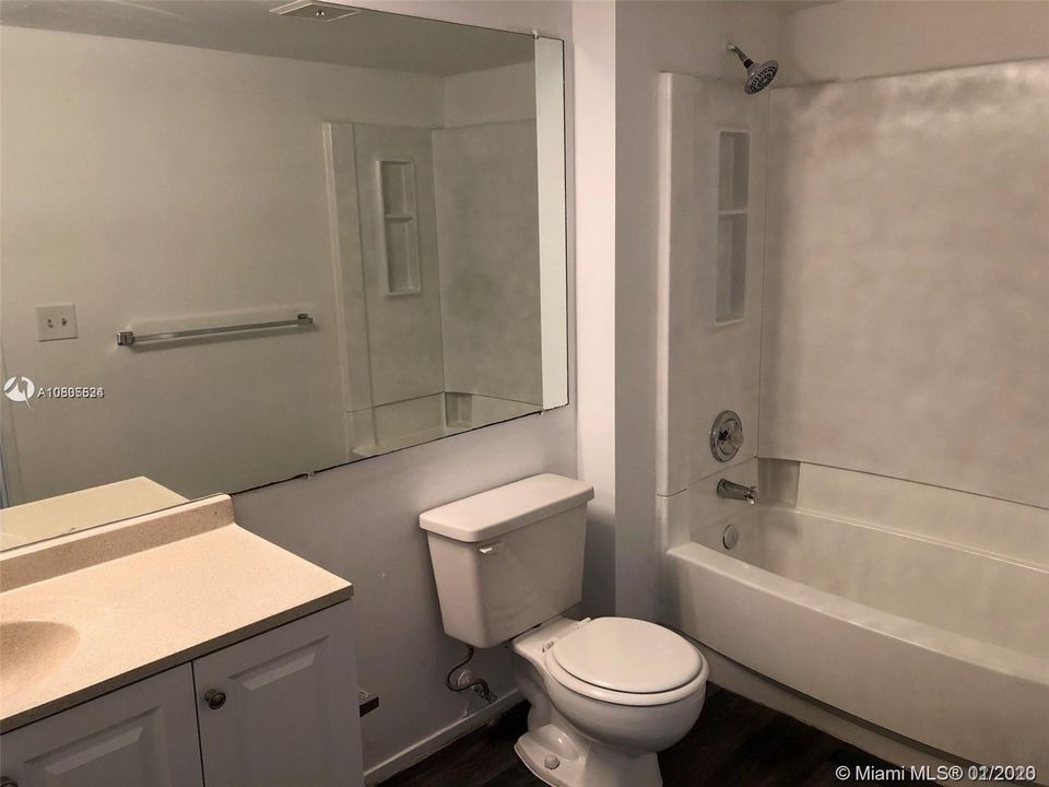 Recently Rented: $1,200 (1 beds, 1 baths, 720 Square Feet)