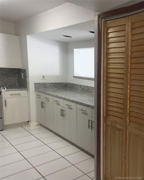 Vendido Recientemente: $325,000 (3 camas, 2 baños, 1330 Pies cuadrados)