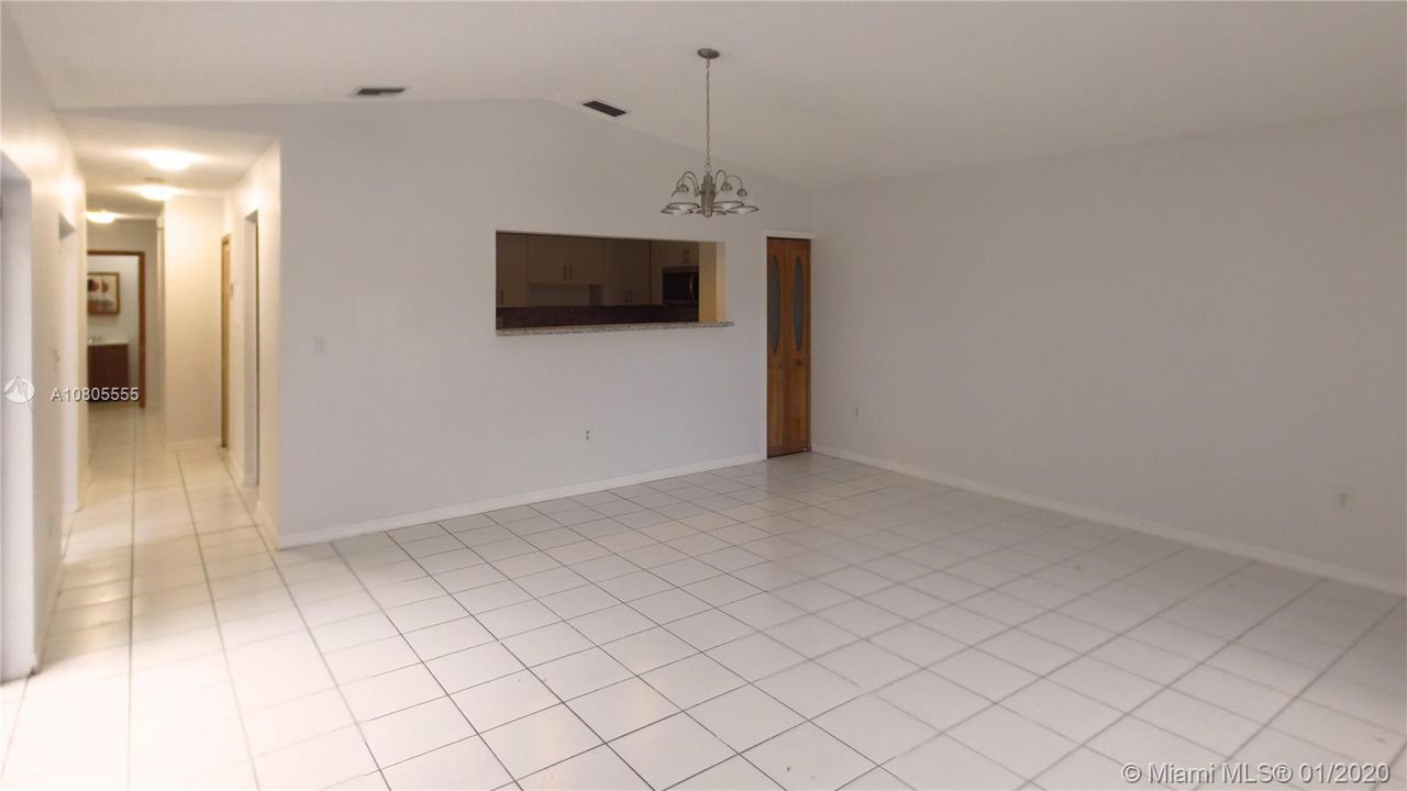 Vendido Recientemente: $325,000 (3 camas, 2 baños, 1330 Pies cuadrados)