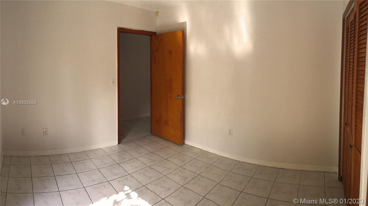 Vendido Recientemente: $325,000 (3 camas, 2 baños, 1330 Pies cuadrados)