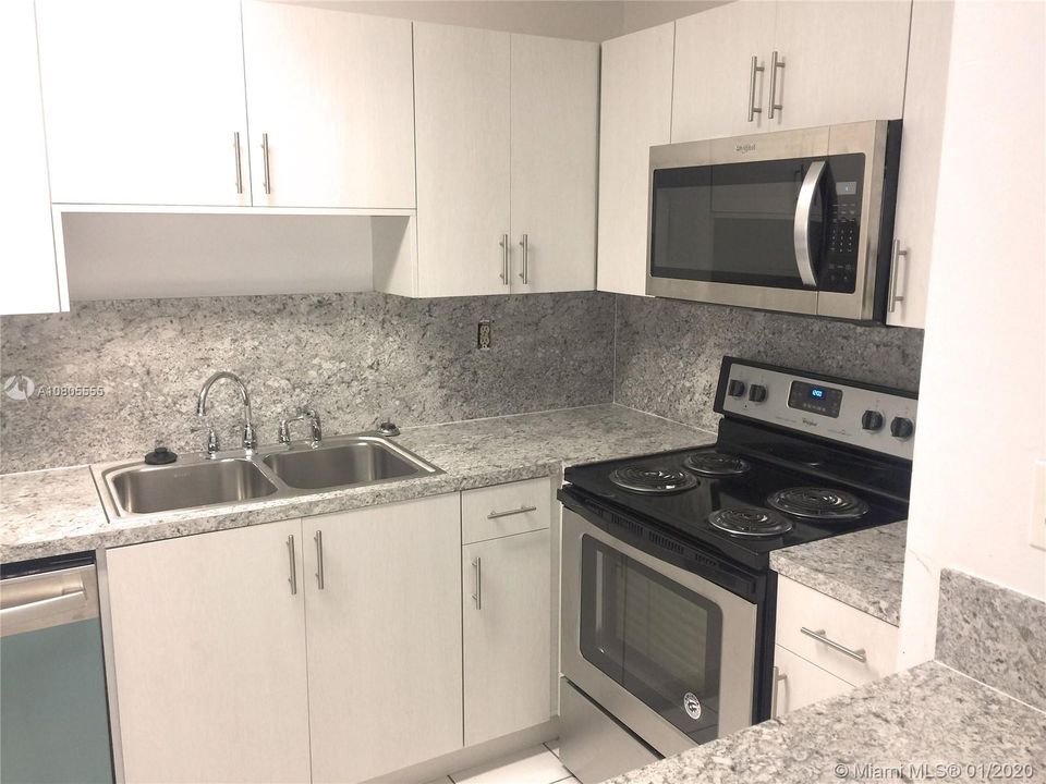 Vendido Recientemente: $325,000 (3 camas, 2 baños, 1330 Pies cuadrados)